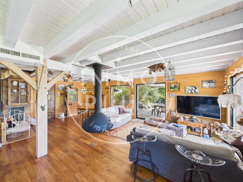 Maison - 177 m² - 6 pièces