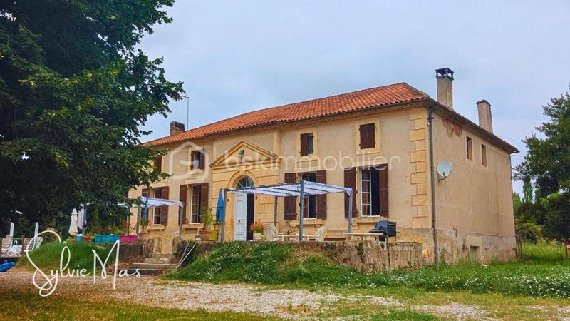 Maison de maîtres - 264 m² - 8 pièces