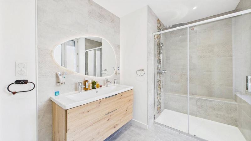 Maison de ville - 235 m² - 7 pièces