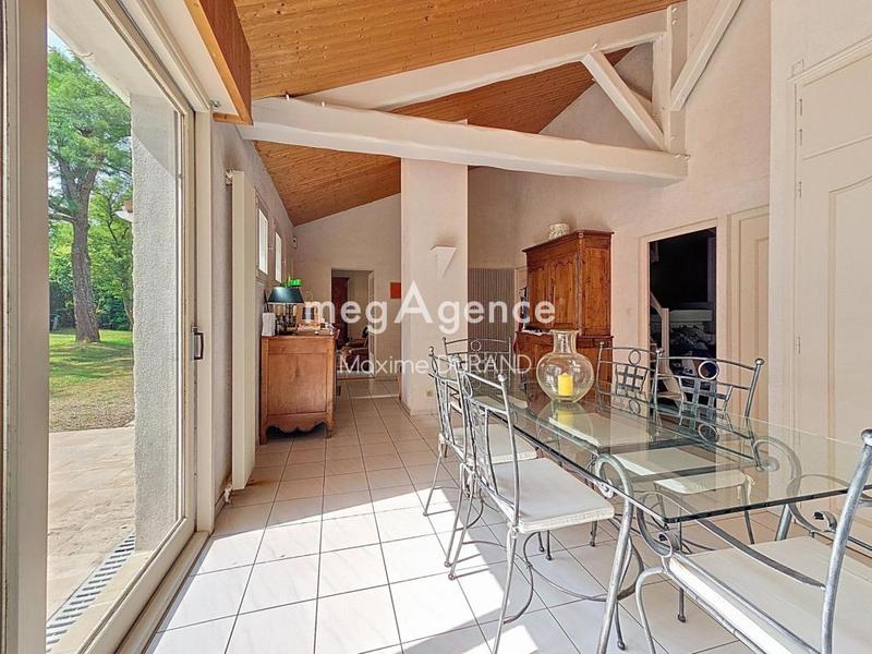 Maison - 275 m² - 11 pièces