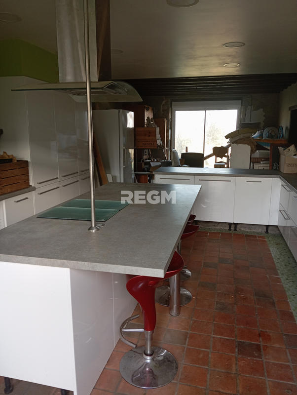 Propriété - 235 m² - 5 pièces