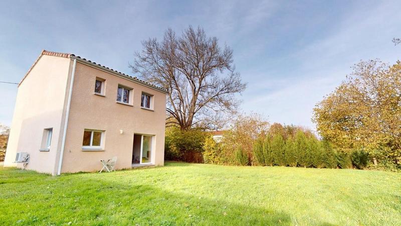 Maison - 90 m² - 4 pièces