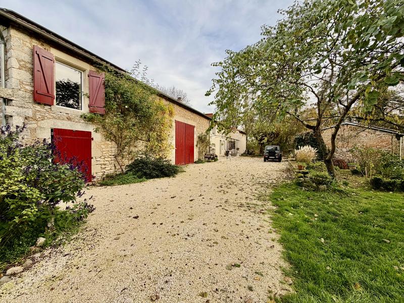 Maison ancienne - 207 m² - 8 pièces