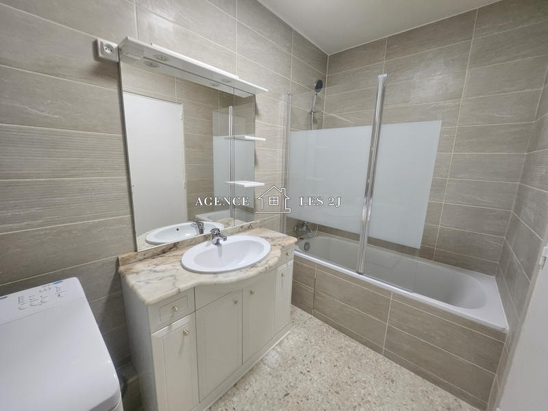 Appartement - 60 m² - 3 pièces