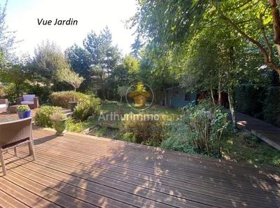 Maison - 186 m² - 8 pièces