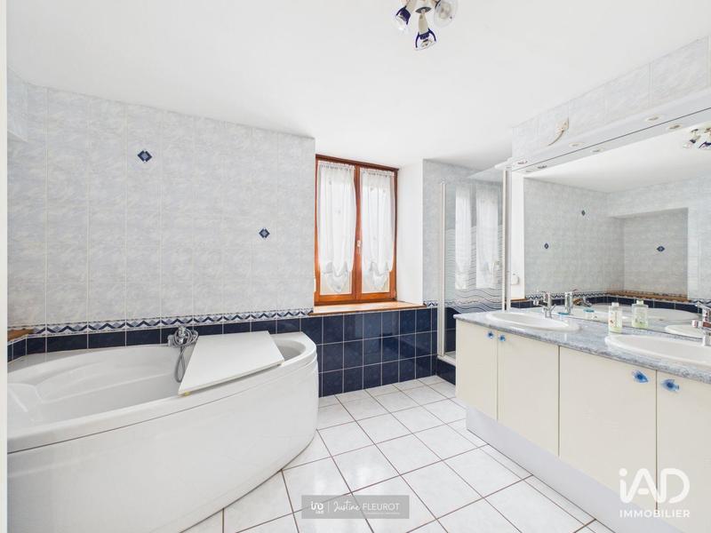 Maison - 148 m² - 6 pièces