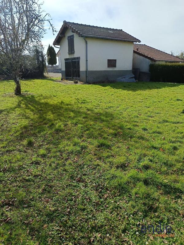 Terrain constructible - 1 637 m²