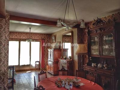 Maison - 243 m² - 8 pièces