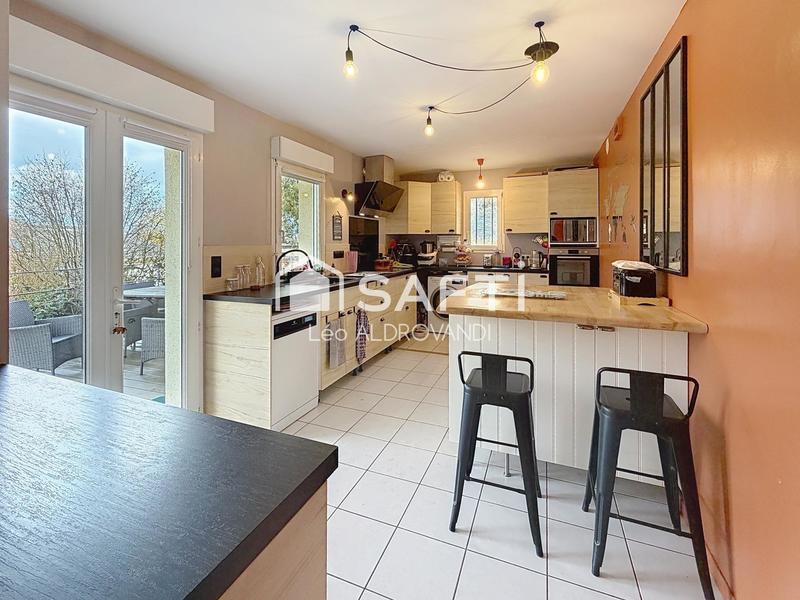 Maison - 137 m² - 7 pièces