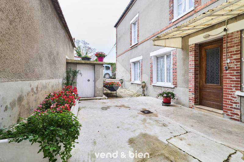 Maison - 150 m² - 10 pièces