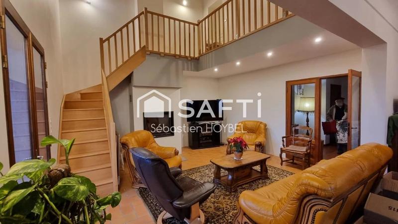 Maison - 227 m² - 7 pièces