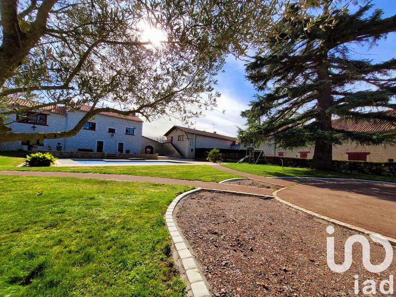 Maison - 400 m² - 9 pièces