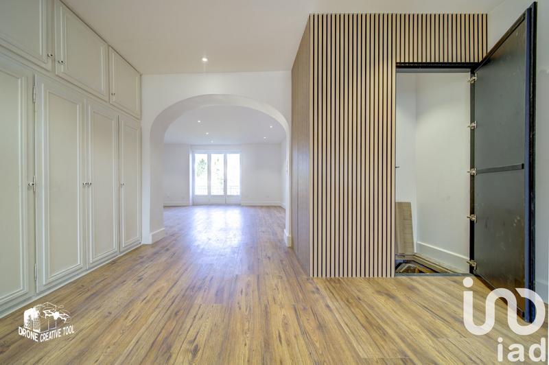 Maison - 306 m² - 13 pièces