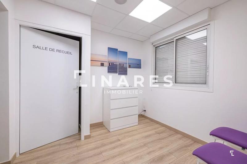 Bureau - 214 m² - 6 pièces