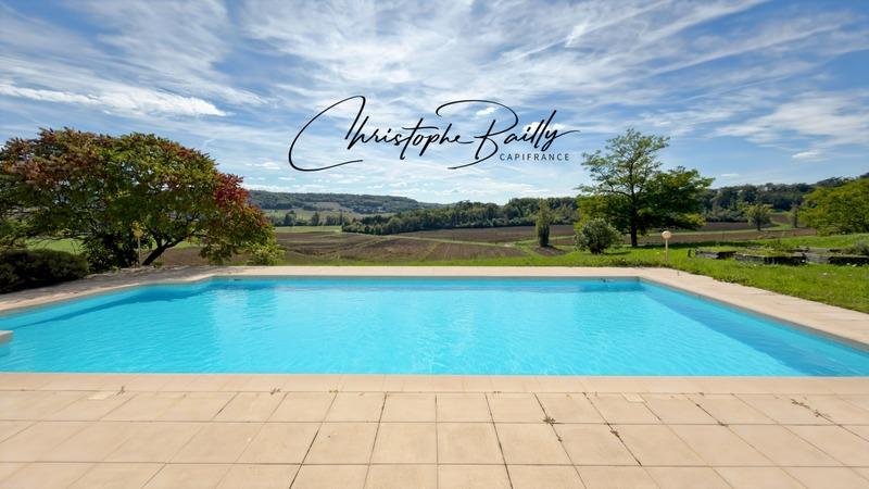 Propriété - 310 m² - 11 pièces