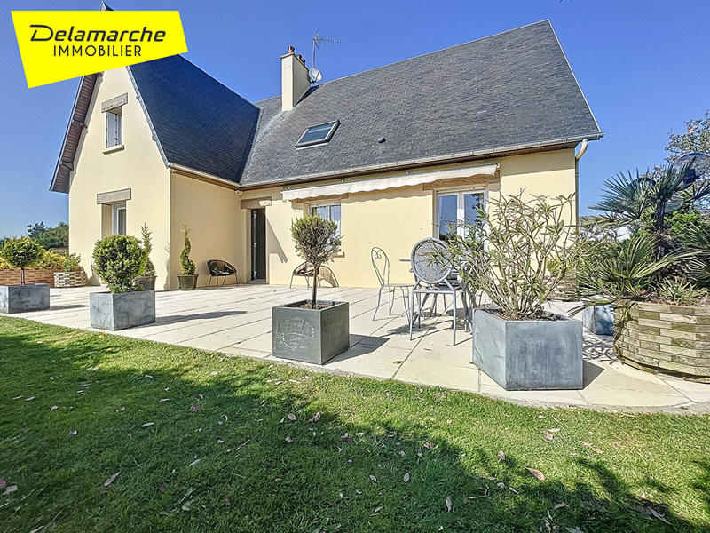 Maison - 242 m² - 9 pièces
