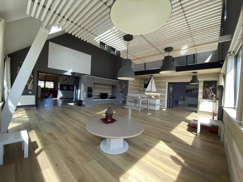 Maison - 236 m² - 8 pièces