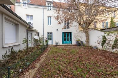 Maison bourgeoise - 250 m² - 14 pièces
