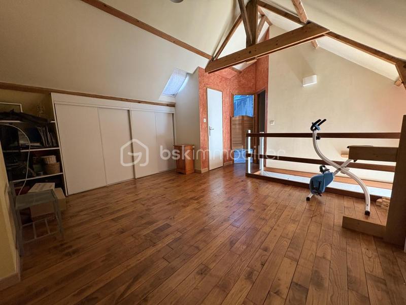 Maison - 94 m² - 5 pièces