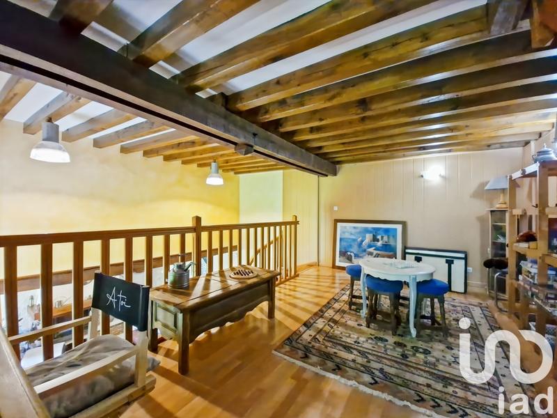 Maison - 211 m² - 8 pièces