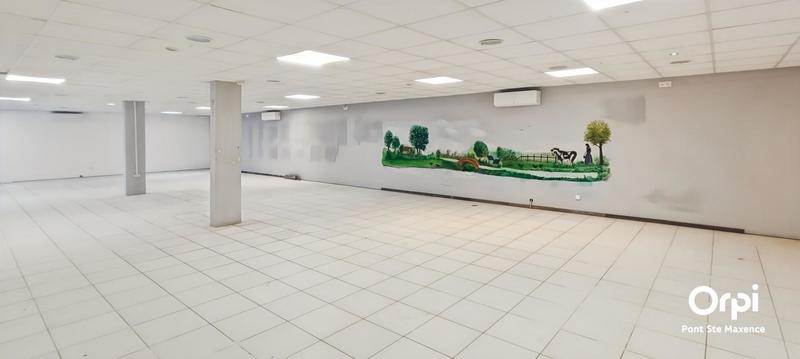 Local commercial - 210 m²