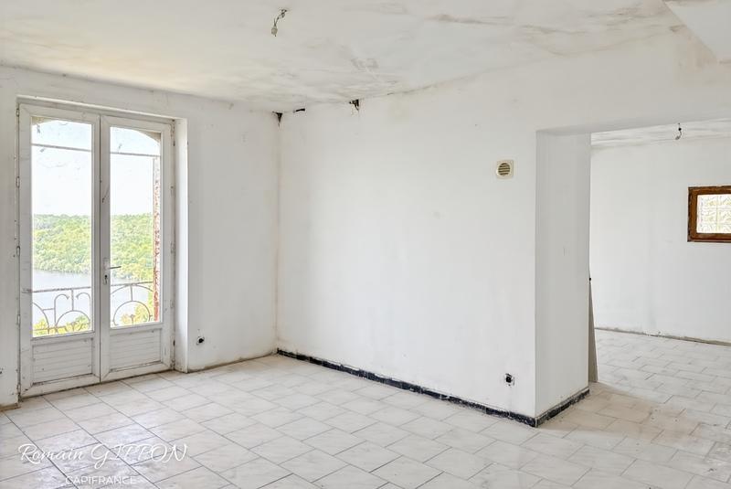 Maison - 215 m² - 9 pièces