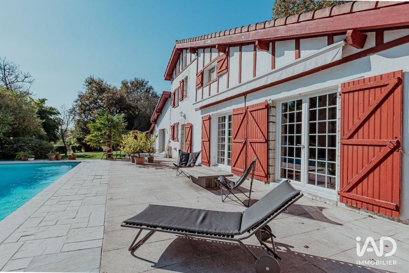 Maison - 229 m² - 6 pièces