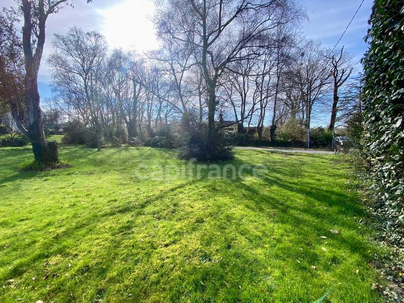 Terrain constructible - 800 m²