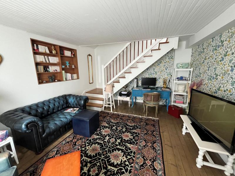 Maison - 180 m² - 9 pièces