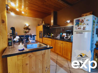 Maison traditionnelle - 215 m² - 8 pièces