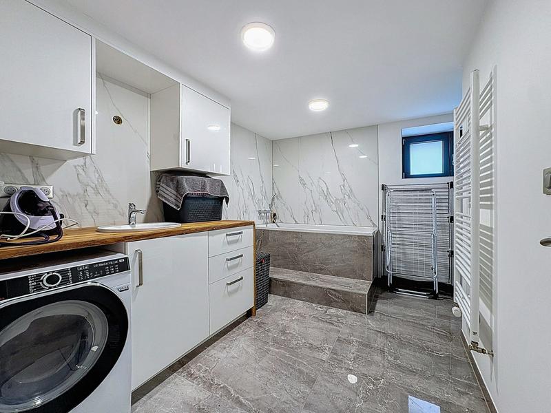 Maison - 196 m² - 8 pièces