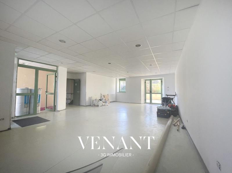 Maison - 260 m² - 9 pièces