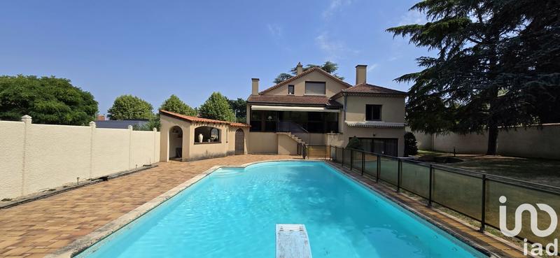 Maison - 235 m² - 7 pièces