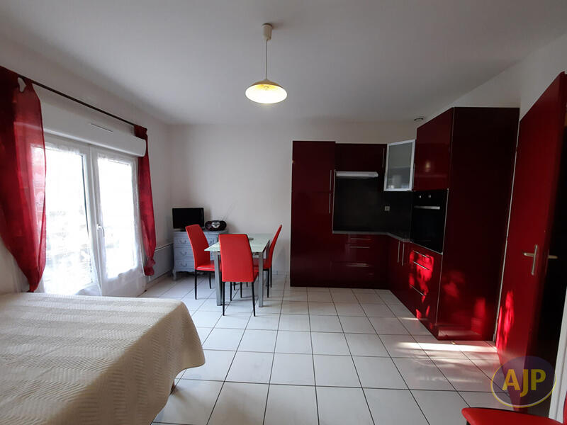 Immeuble - 20 pièces