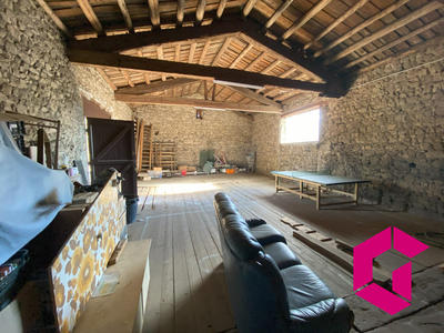 Ferme - 240 m² - 2 pièces