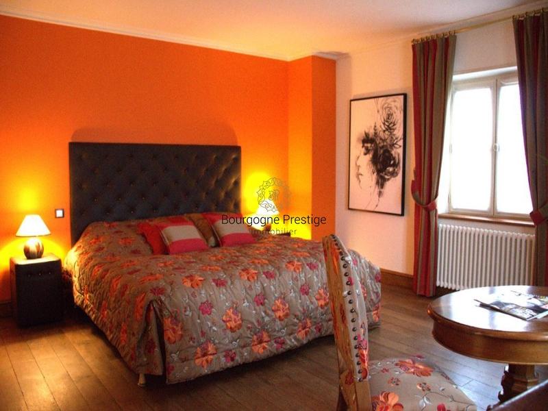 Appartement - 200 m² - 6 pièces