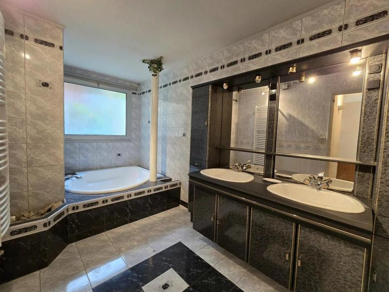 Maison d'architecte - 282 m² - 11 pièces