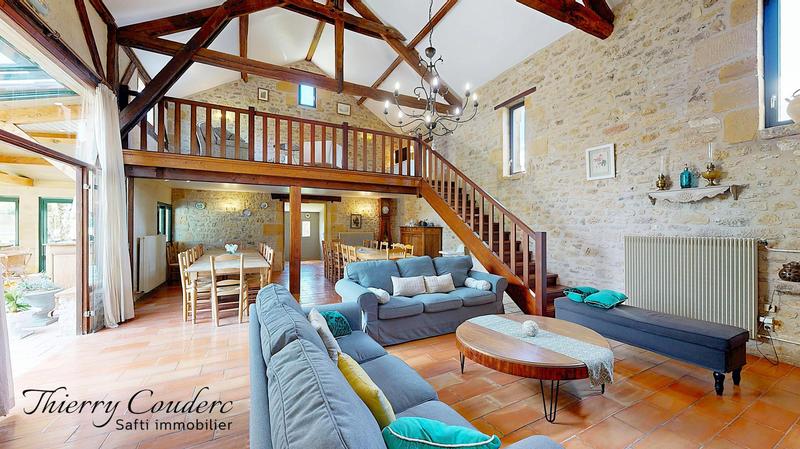 Maison - 319 m² - 12 pièces