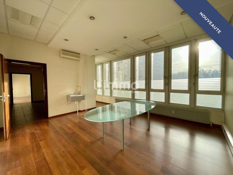 Bureau - 127 m² - 7 pièces