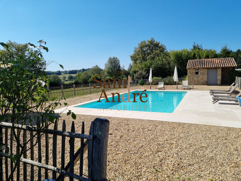 Maison - 370 m² - 6 pièces