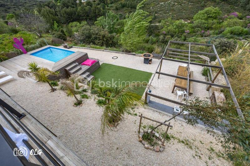 Maison - 208 m² - 6 pièces