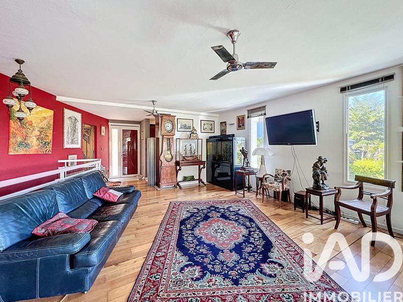 Maison - 252 m² - 6 pièces