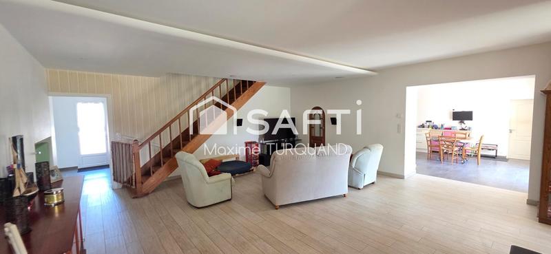 Maison - 208 m² - 8 pièces