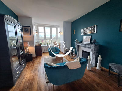 Maison - 231 m² - 8 pièces