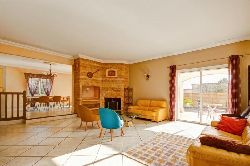 Maison - 203 m² - 7 pièces