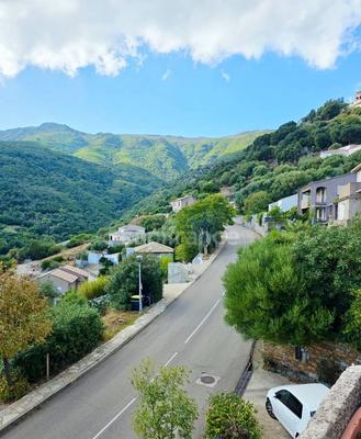 Maison - 353 m² - 10 pièces