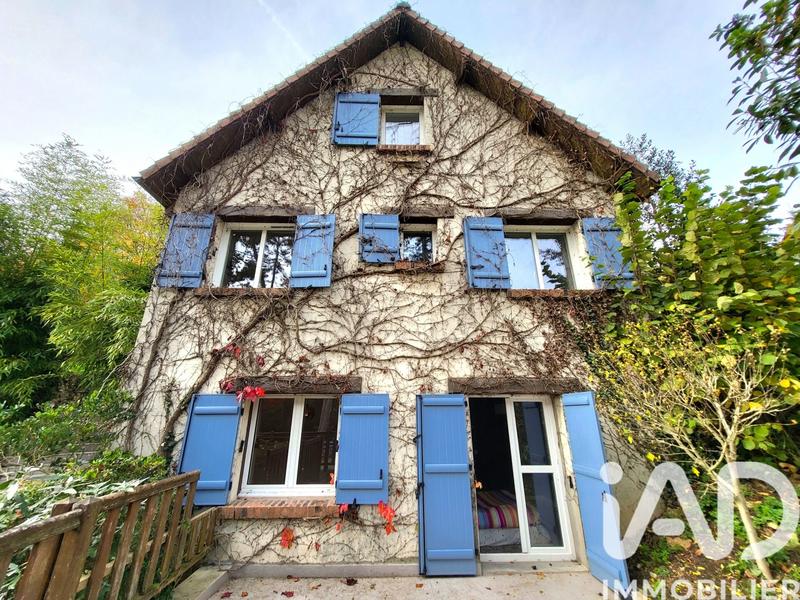 Maison - 204 m² - 8 pièces