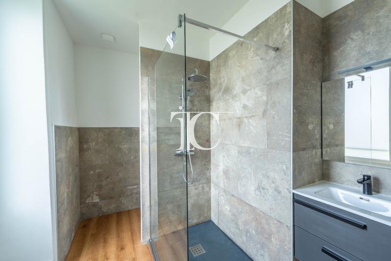 Maison - 334 m² - 8 pièces