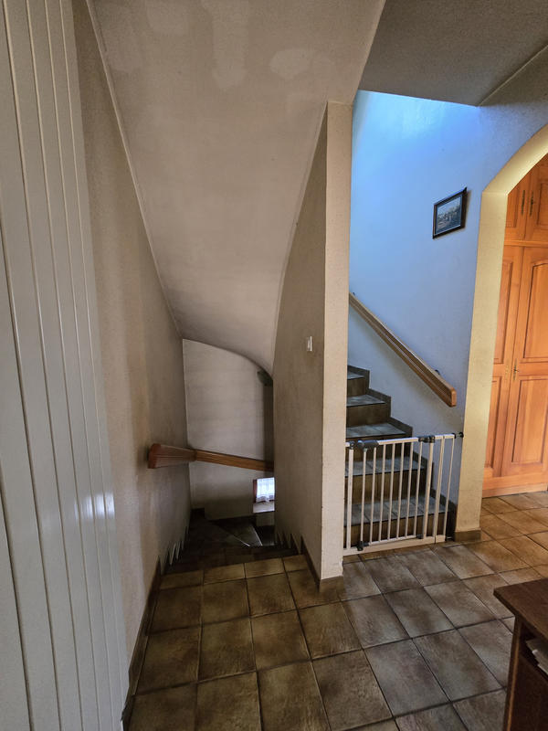 Maison - 185 m² - 8 pièces