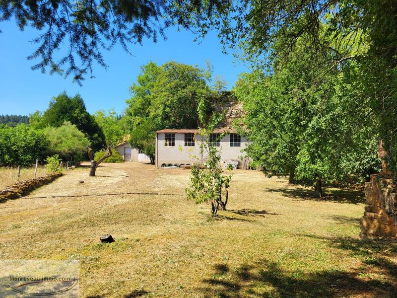 Propriété - 315 m² - 14 pièces